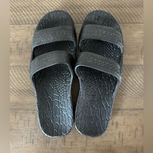 Woman’s 10 Pali Slides Brand New
